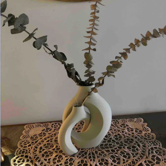 Dynamic Hugging Vase Set
